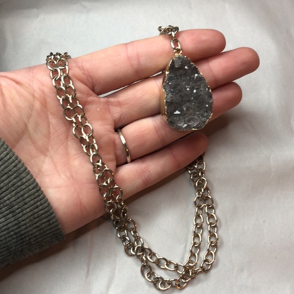 Genuine quartz Geode goldtone necklace - Picture 4 of 6
